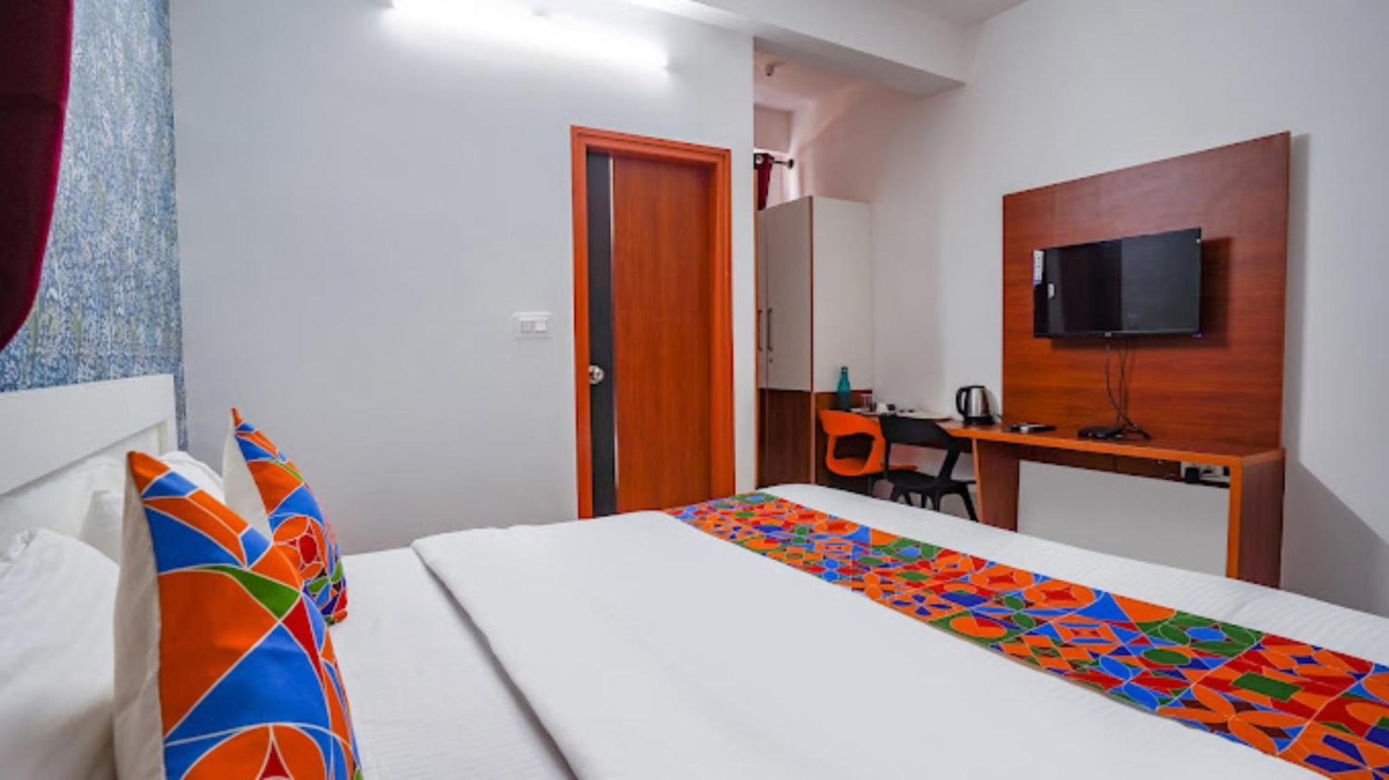 Hotel Royal Platinum Bangalore Eksteriør billede